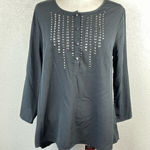 EUC Passports Womens Black 3/4 Sleeve Top with a Studded Pattern in Front Size M